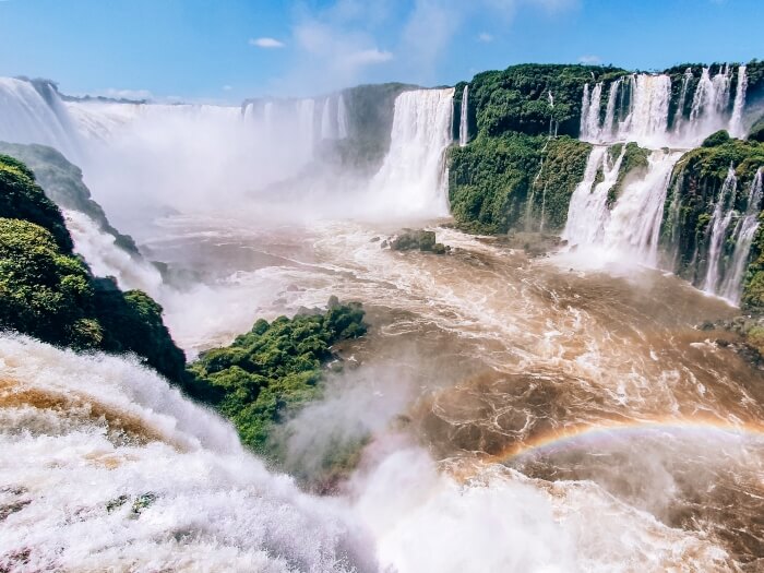 Devil's throat waterfall at Iguazu falls is a must-see attraction if you have 10 days in Brazil